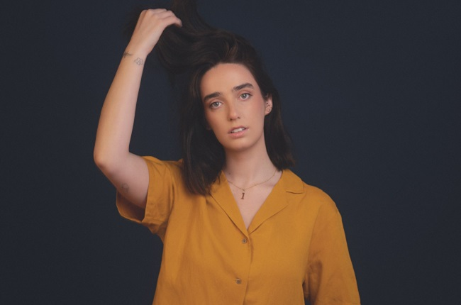 How does the Ali Macofsky live show work?